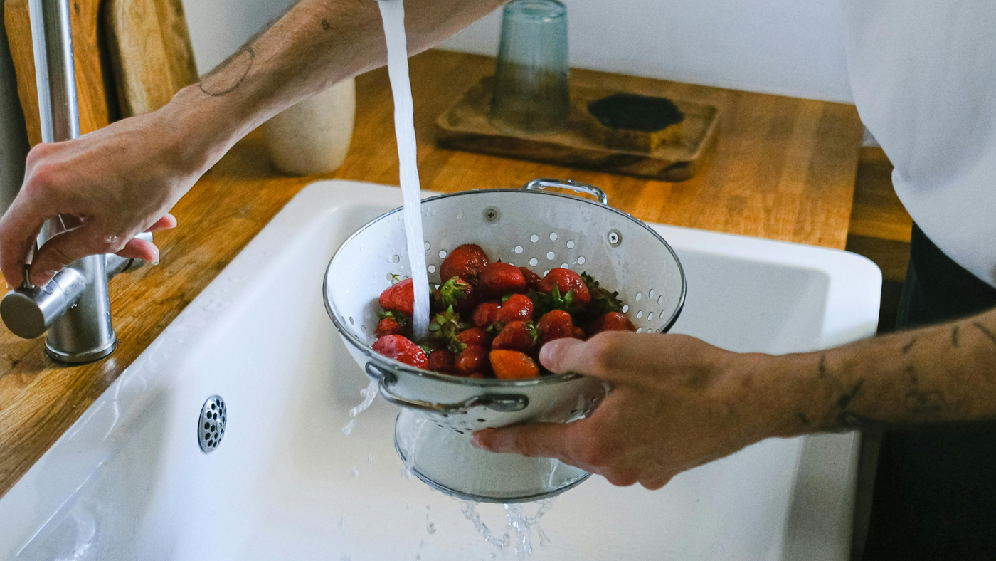 A Deep Dive Into UK Water Filters (& what we recommend)