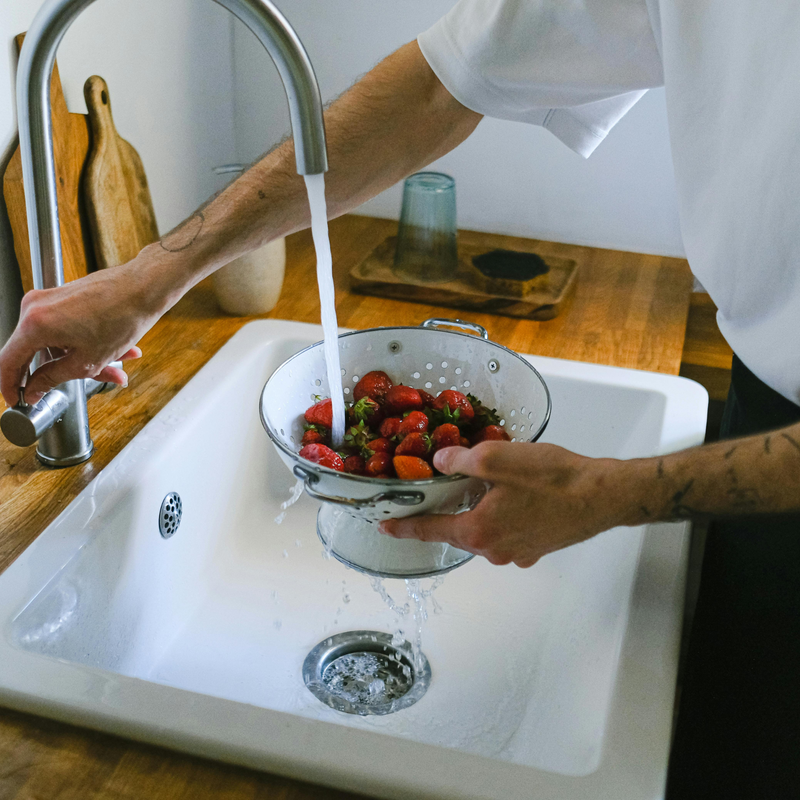 A Deep Dive Into UK Water Filters (& what we recommend)